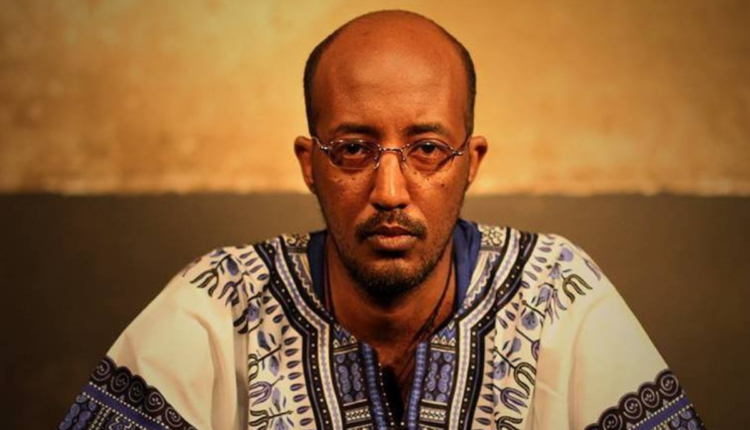 حمّور زيادة. يكتب ما يجب فعله قبل الانقلاب القادم