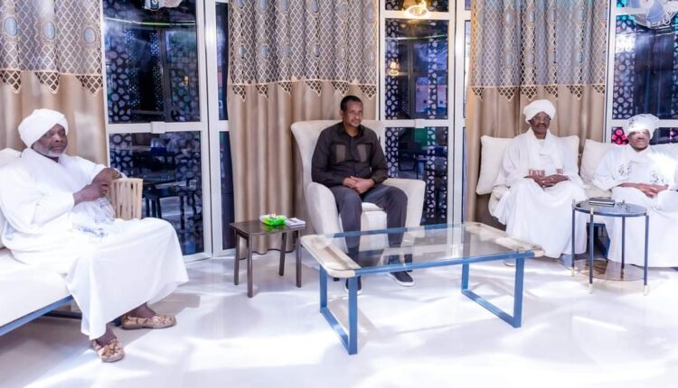 حميدتي يلتقي الأطراف غير الموقعة على الاتفاق الإطاري