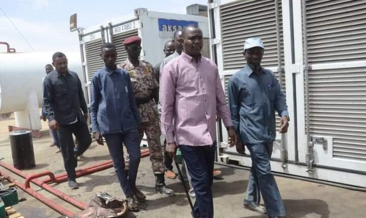 والي شمال دارفور يتفقد أعمال الصيانة لماكينات توليد الكهرباء بمحطة الفاشر