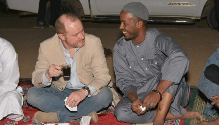 السفير قودفري يفطر في شارع النيل