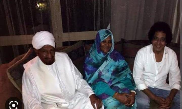 في منزله بالملاذمين اسرة الامام المهدي تستقبل محمد منير غدا