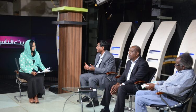 في برنامج (حديث الناس) بقناة النيل الأزرق الحزب الشيوعي : تكوين حكومة الفترة الانتقالية كذبة أبريل