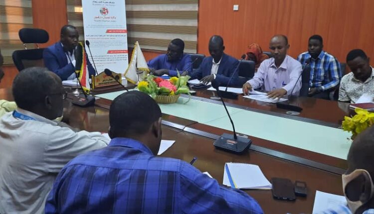 نمر : تعهدات بتدارك مشكلة شح المياه بمخيم سرتوني