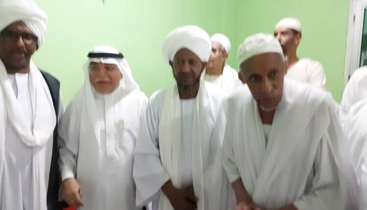 سفير خادم الحرمين الشريفين يشارك في إفطار الخليفة الطيب الجد بأم ضوبان