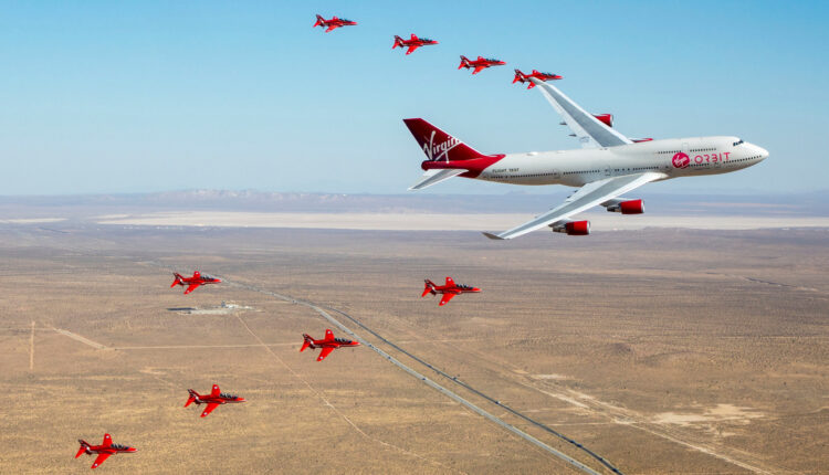 شركة طيران الأمريكية تعلّق أعمالها