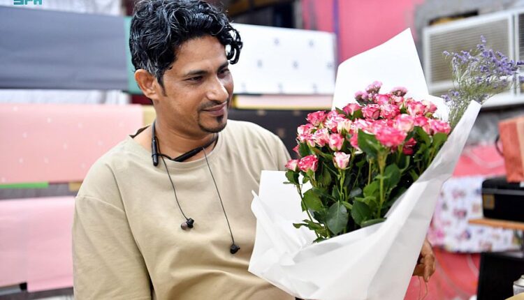 مبيعات الورد تحقق عوائد مادية عالية خلال إجازة عيد الفطر المبارك