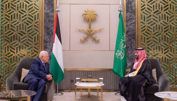ولي العهد السعودي يبحث مع الرئيس الفلسطيني مستجدات الأوضاع في الأراضي الفلسطينية