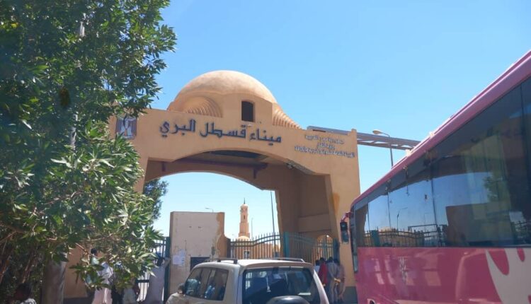 معبرا اشكيت وارقين المنافذ المتاحة للخروج من البلاد