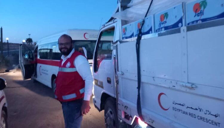 جهود مكثفة باسوان لتقديم الدعم للسودانيين القادمين بموقف كركر الدولي