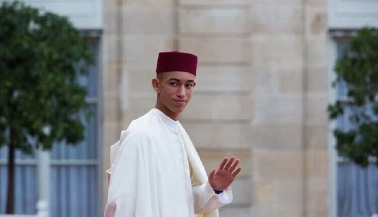 حرس ولي العهد المغربي يتدخل لمنع "التطفل" على الأمير