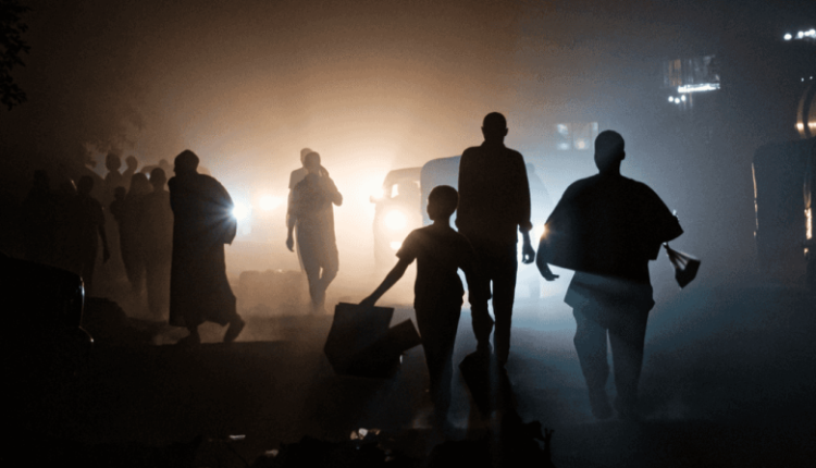 مسؤول: توقف أعمال 150 ألف شخص بسبب النهب