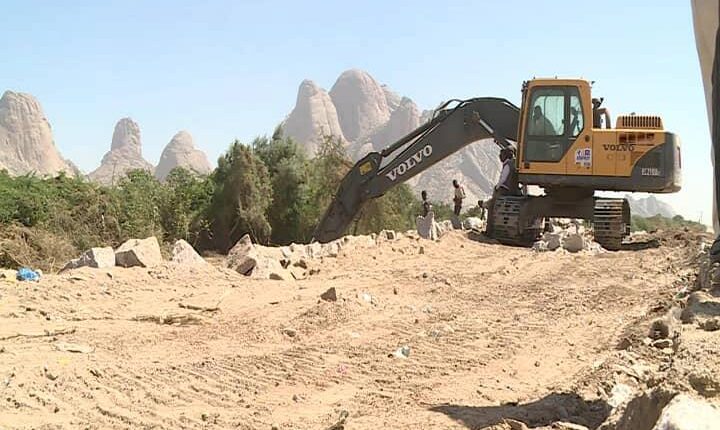 تدشين اعمال الحماية وترويض القاش للموسم الحالي