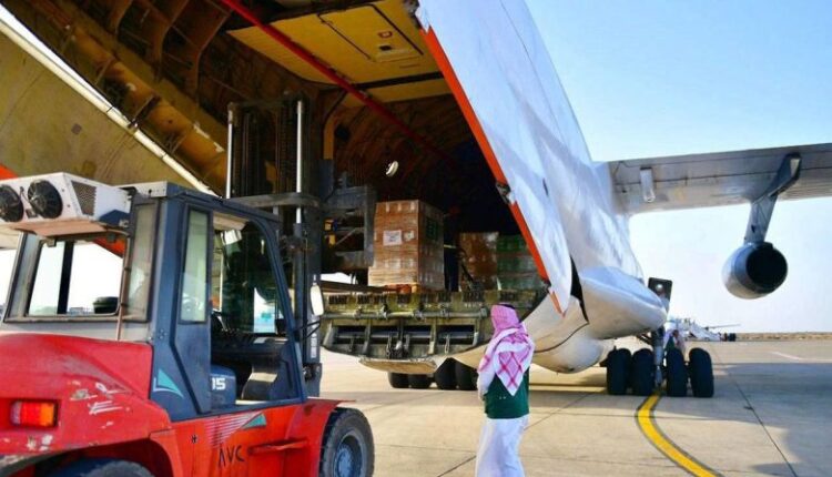 وصول طائرة إغاثية سعودية ثامنة مطار بورتسودان