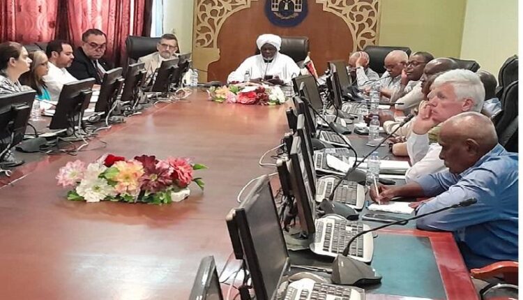 في اجتماع ببورتسودان..جبريل إبراهيم يدفع بطلب للمنظمات