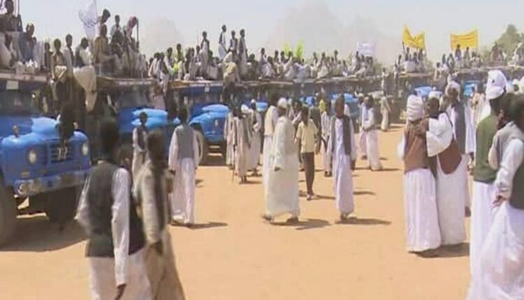 قافلة من أهالي وطلاب خلاوي القرآن بكسلا لدعم القوات المسلحة