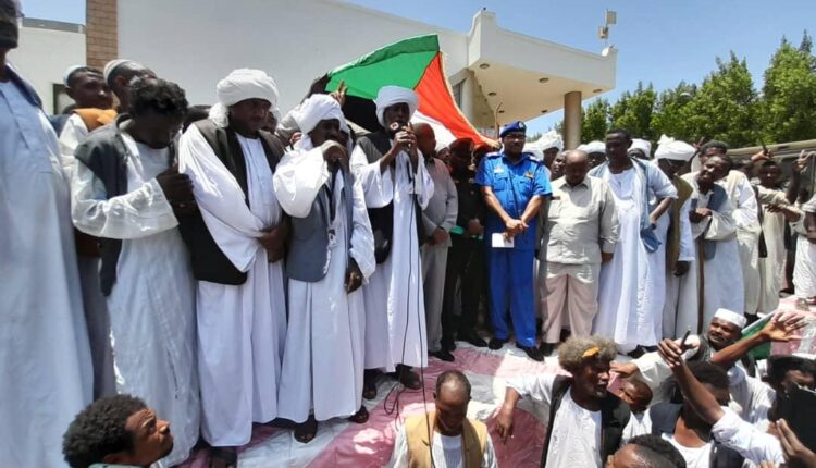 مسيرة كبري لدعم القوات المسلحة: والي البحر الأحمر الولايةتنعم بالأمن