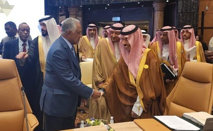 اعلان(جدة)يوصي بتعزيز العمل العربي المشترك ويحذرمن التدخل فى شؤون السودان