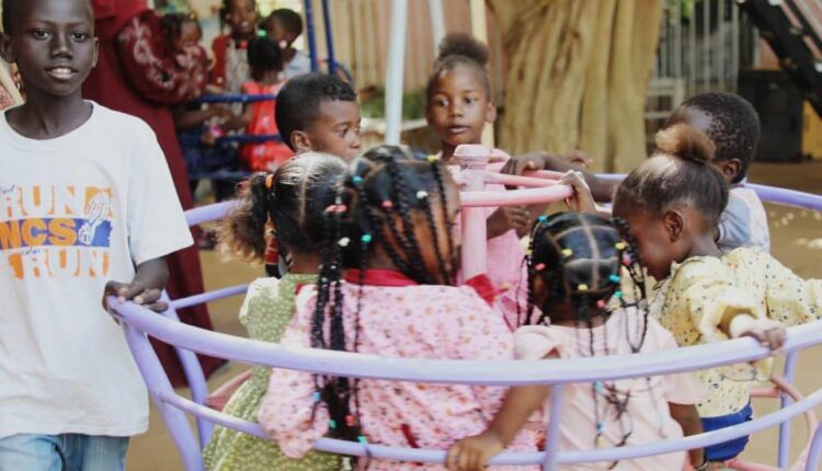 مدارس ورياض البستان بمدني تتبنى أيام ترفيهية للأطفال بمراكز الإيواء