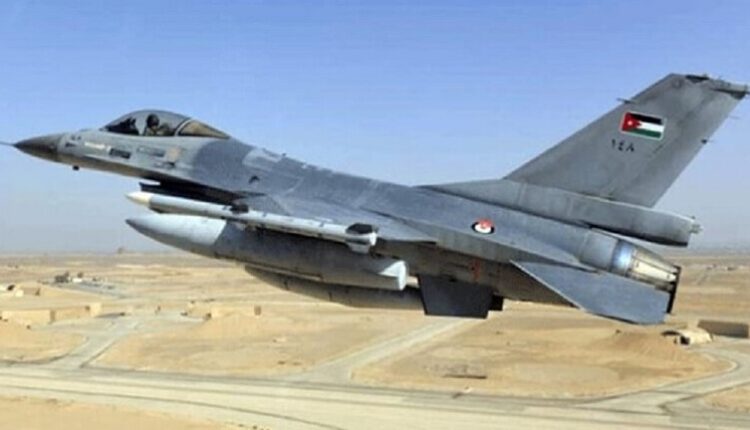 إعلام أردني: غارات على مناطق حدودية مع سوريا