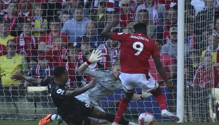 مانشستر سيتي يتوج بطلا للدوري الإنجليزي بعد خسارة ملاحقه أرسنال