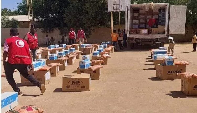 سلال غذائية من الهلال الاحمر القطري لمتضرري الحرب بالجزيرة