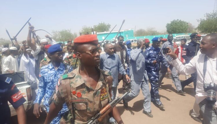 البطانه تسلم اكبر قافلة دعم للقوات المسلحه