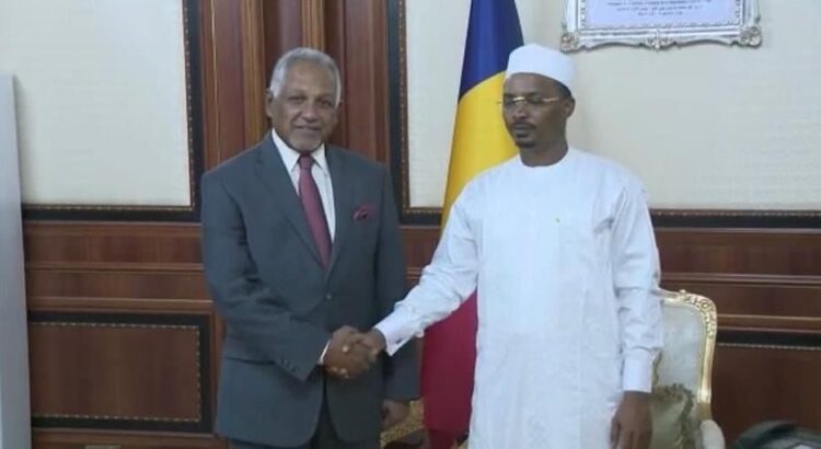 ديبي يتعهد بعدم السماح بتسلل أي "قوى سالبة" إلى السودان من تشاد