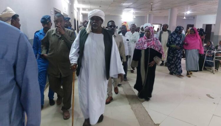 والي نهر النيل يقف على سير العمل بمستشفيات الولاية