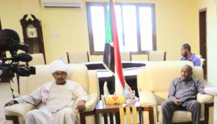 والي القضارف يوكد اهتمامه بانجاح الموسم الزراعي