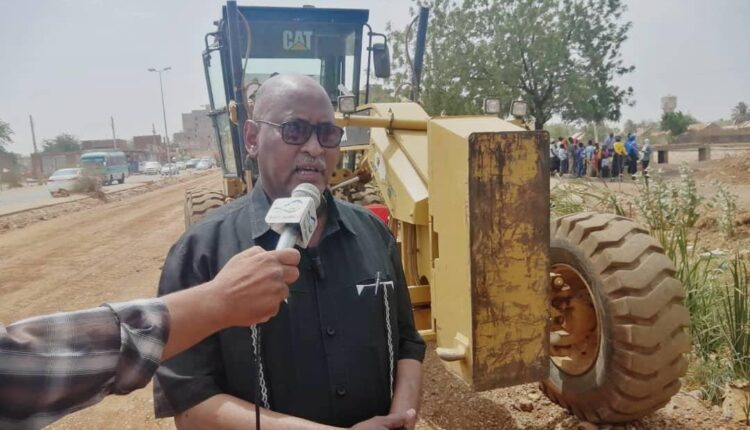 والي الجزيرة يقف علي تنفيذ مشاريع البني التحتية