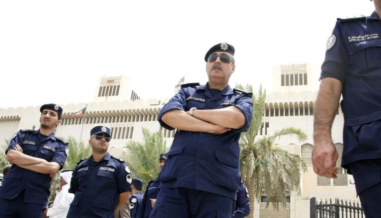 الكويت تعاقب إماما مصريا بالسجن المشدد ارتكب جريمة جنسية مروعة داخل مسجد