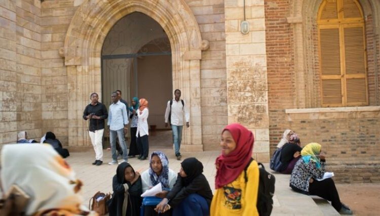 تعديل فئة الإعفاء للطلاب السودانيين الدارسين في مصر والموافقة أيضا علي التحويلات