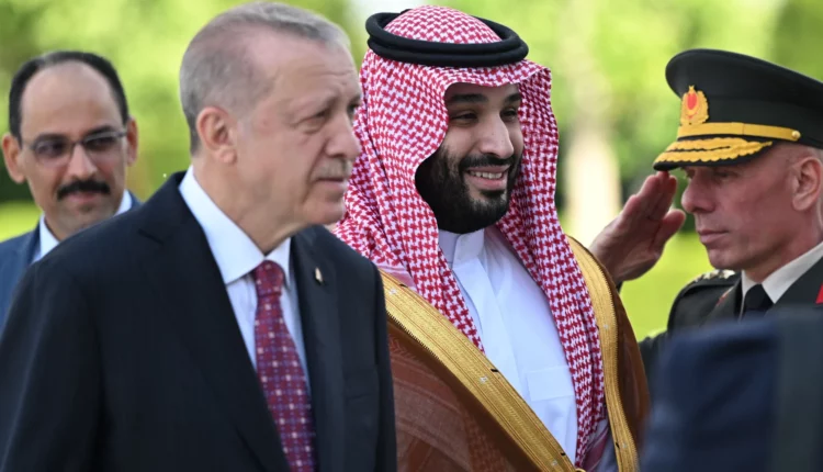 السعودية تحصل على صفقة التصدير الأكبر في تاريخ تركيا في مجال الدفاع والطيران، حيث استحوذت على مسيرات تركية