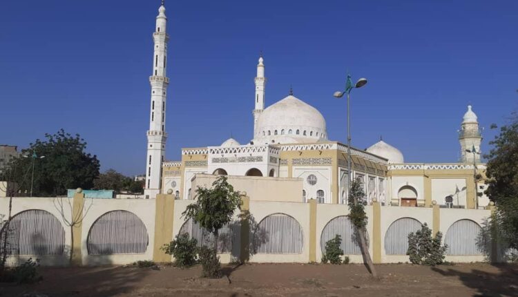 صاعقه تضرب المسجد العتيق وتتسبب في انقطاع التيار الكهربائي بسنار 
