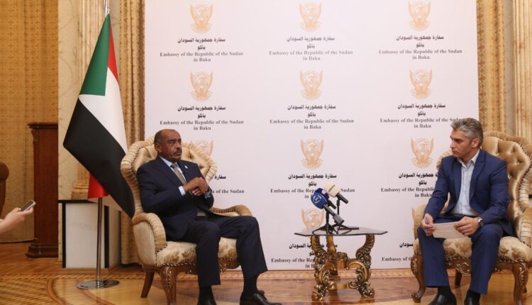 وزير الخارجية لأجهزة الاعلام الاذربيجانية يوضح تطورات الاوضاع بالسودان