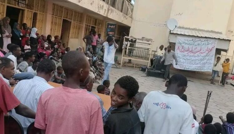 مهرجان مسرحي يتحدى حرب الخرطوم ويقام في مراكز اللجوء