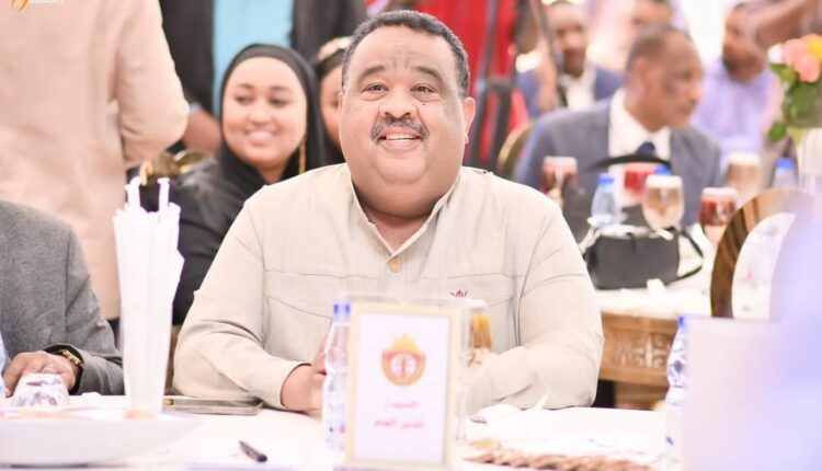 رئيس جامعة العلوم والتقانة يزور طلاب كلية الهندسة بمصر