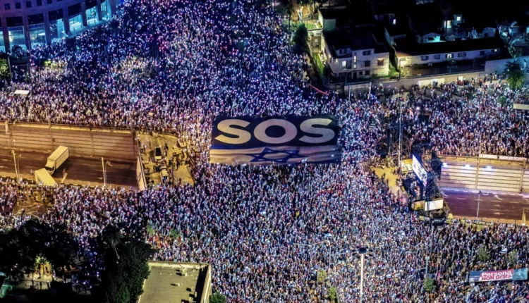 الإصلاح القضائي يجلب آلاف المتظاهرين إلى الشوارع في إسرائيل