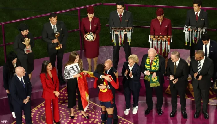 نقل والدة روبياليس إلى المستشفى بعد إضرابها عن الطعام