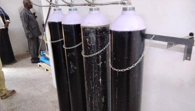 وزير الحكم الاتحادى يفتتح مشروع محطة الاوكسجين بمستشفي سنجة