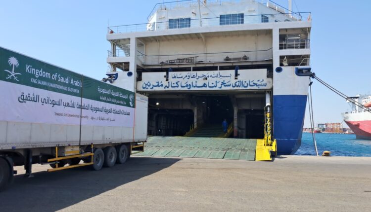 مركز الملك سلمان يقدم دعما طبيا للسودان يقدر بعشرات الشحنات