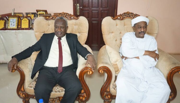 اللجنه العليا تؤكد على تذليل العقبات التى تواجه العمل الزراعى بالولايات