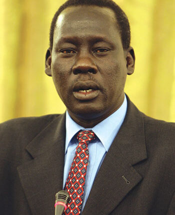 دينق ألور (سياسي )