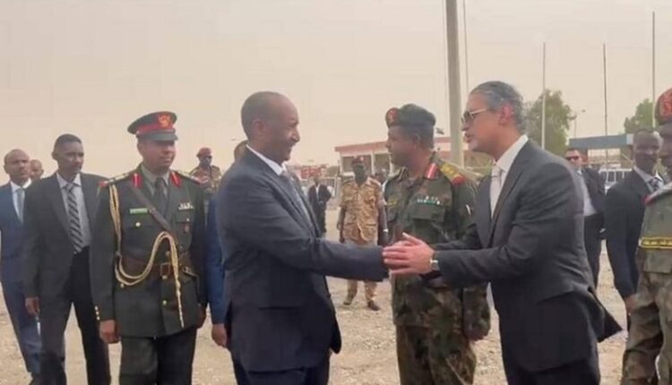 البرهان يغادر إلى مصر لإجراء مباحثات مع السيسي