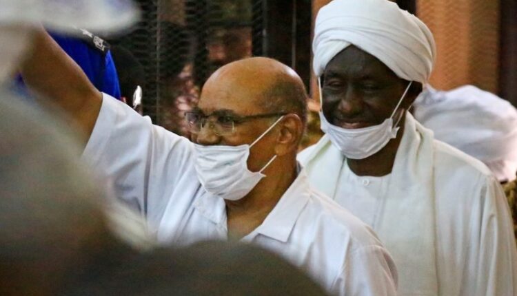 قرار بإيقاف وكيل نيابة كسلا عن العمل واحالته الى التحقيق بسبب اصداره اوامر بالقبض على رموز نظام البشير الفارين