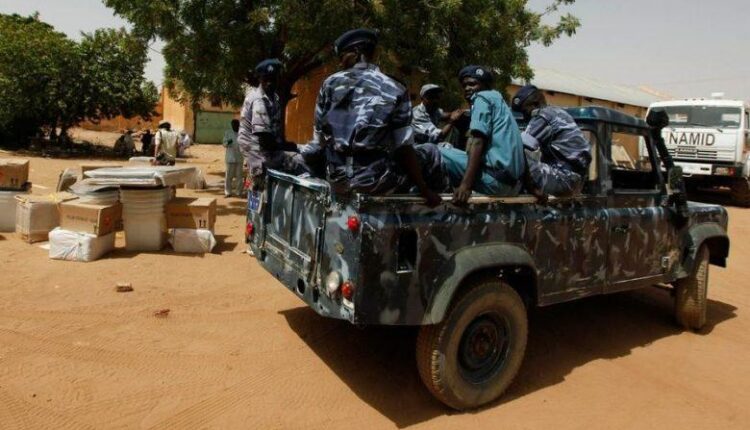 مرويالشرطة تنشر قواتها أمام مقار البعثات ومنازل السفراء في الخرطوم : جهاز المخابرات يضبط شحنة مسروقات قادمة من الخرطوم