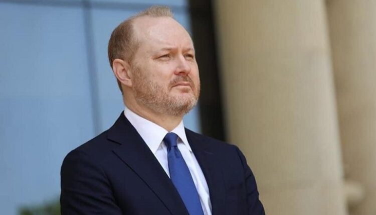 السفير الأمريكي يعود إلى واشنطن والغموض يكتنف المفاوضات