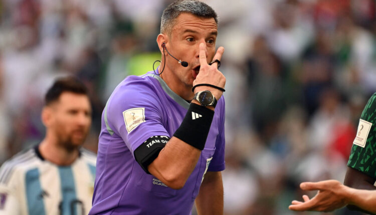 حكام كأس العالم 2022