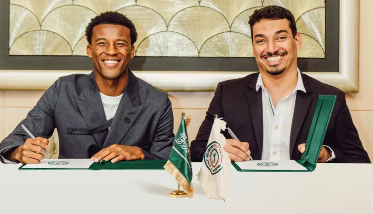 الاتفاق يعلن تعاقده مع الهولندي الدولي فينالدوم