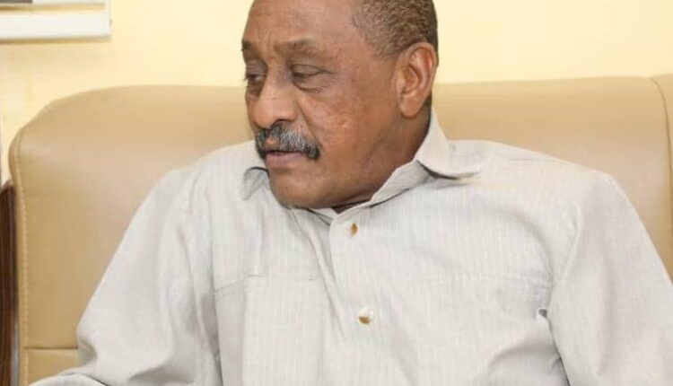 والى القضارف يوجه بصرف رواتب العاملين